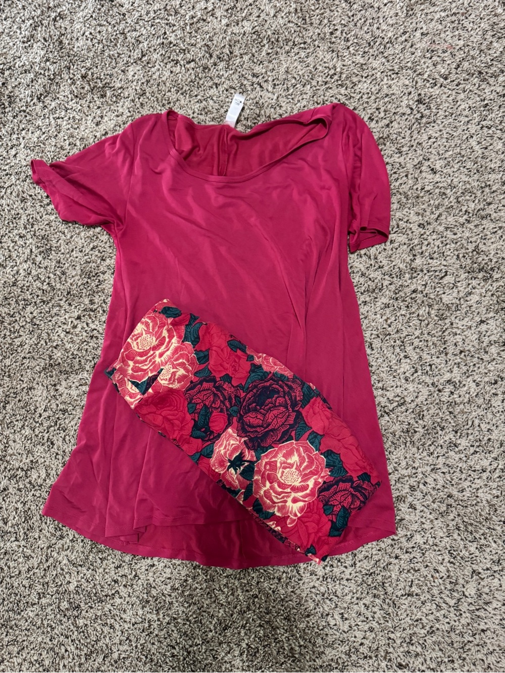 Lularoe Women's Magenta top and leggings set